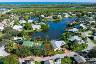 10381 SE Jupiter Narrows Dr in Hobe Sound, FL - Building Photo - Building Photo