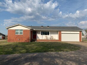 12334 N 177th E Ave in Collinsville, OK - Building Photo - Building Photo