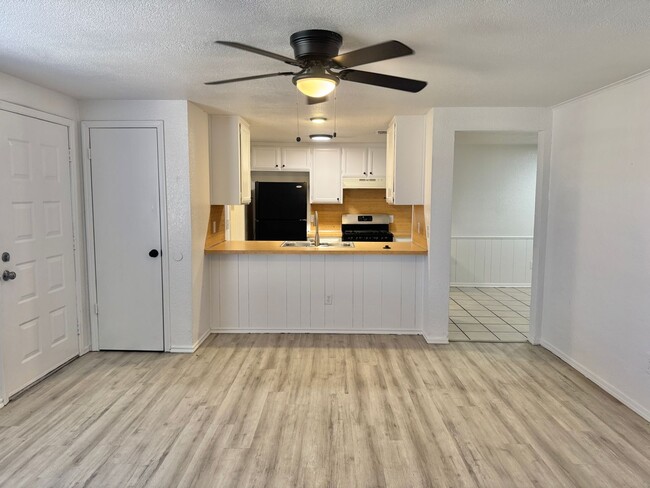 11365-11367 Walters Ave