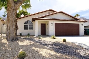 52905 Avenida Rubio in La Quinta, CA - Building Photo