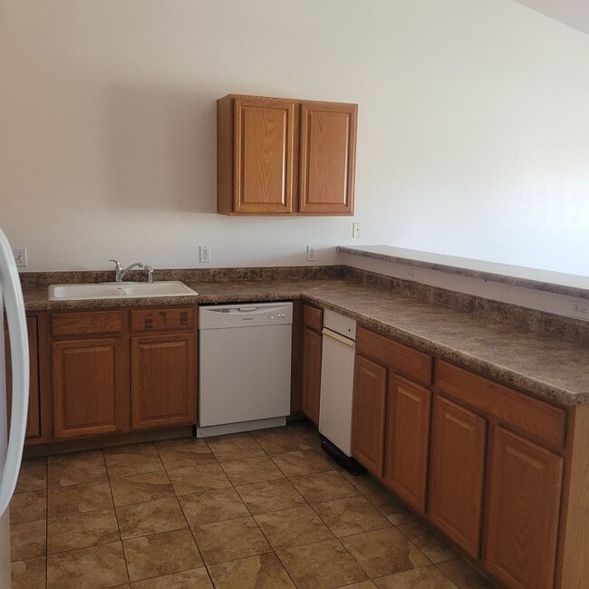 486 Coronado Ct in Clifton, CO - Building Photo - Building Photo