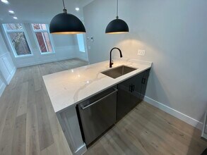 301 Somerville Ave, Unit I in Somerville, MA - Foto de edificio - Building Photo