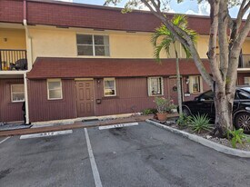 6512 SW 41st Pl in Davie, FL - Building Photo