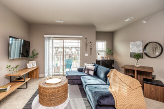 The Sterling at Prairie Trail - Phase 1 in Ankeny, IA - Foto de edificio - Interior Photo