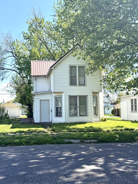 1912 Avenue G in Fort Madison, IA - Building Photo