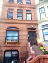 Gorgeous Pre-War Apartment in Crown Heights