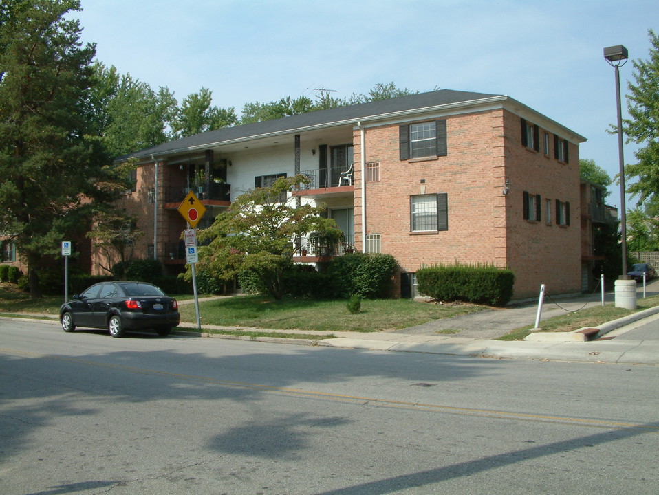 1721 Beacon St in Cincinnati, OH - Building Photo