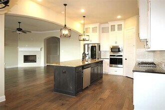 2410 Rawlins Ln in Venus, TX - Building Photo - Building Photo