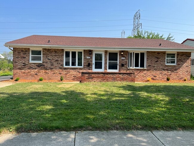 property at 1212 E Sylvan Ave