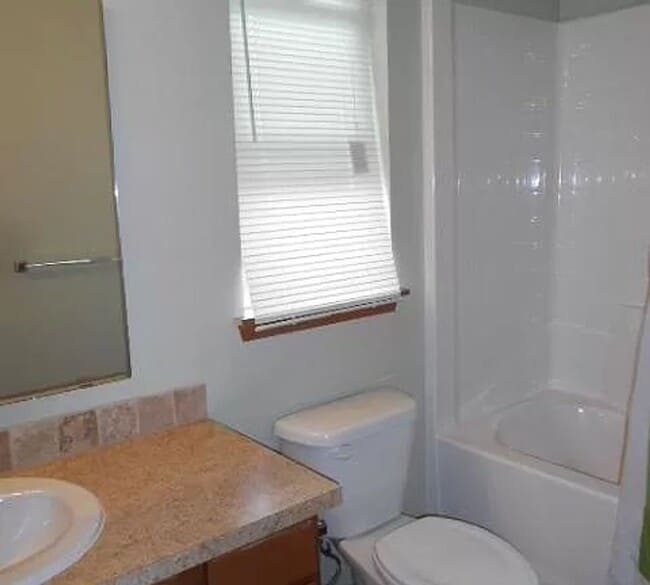 property at 1315 Pioneer Blvd