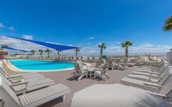 365 E Beach Blvd in Gulf Shores, AL - Building Photo - Building Photo