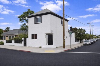 2096 Franklin Ave in San Diego, CA - Foto de edificio - Building Photo