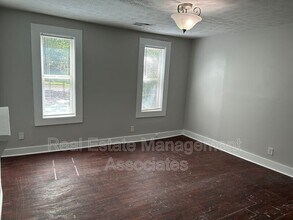 530 E Solomon St in Griffin, GA - Building Photo - Building Photo