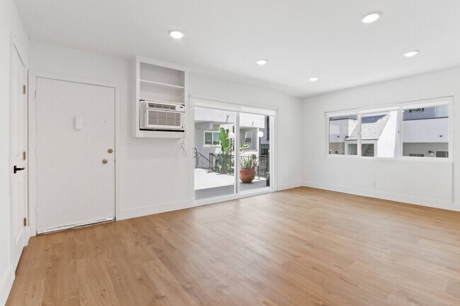 8220 Norton in West Hollywood, CA - Building Photo - Building Photo