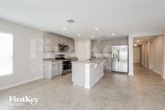 135 Southern Breeze Lp in Winter Haven, FL - Foto de edificio - Building Photo