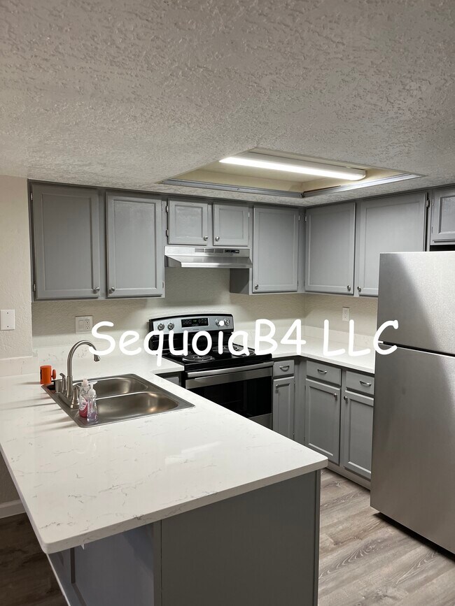 6041 Sequoia Rd NW, Unit B4 in Albuquerque, NM - Building Photo - Building Photo