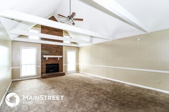 6608 Lake Valley Dr in Memphis, TN - Foto de edificio - Building Photo