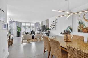 2780 NE 183rd St in Aventura, FL - Building Photo