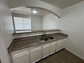 8256 Leonora St in Houston, TX - Building Photo - Building Photo
