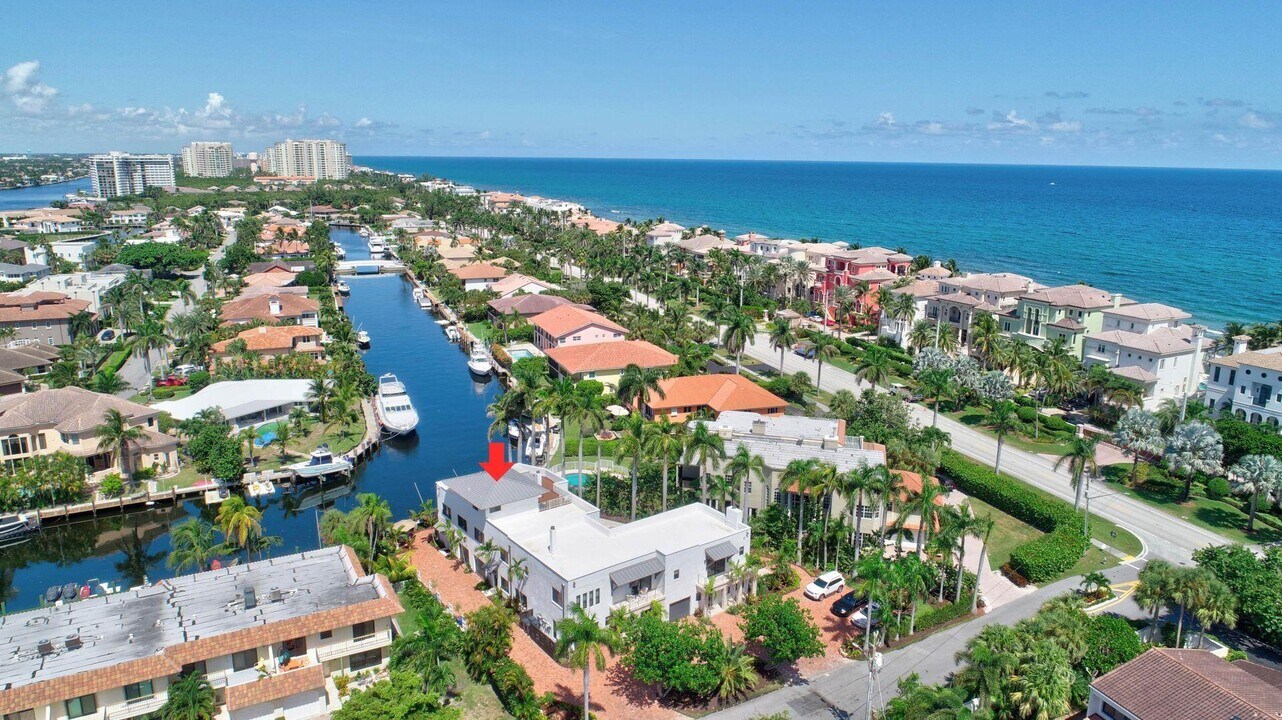 1121 Bel Air Dr in Highland Beach, FL - Building Photo