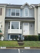 12885 Hyannis Ln in Woodbridge, VA - Building Photo