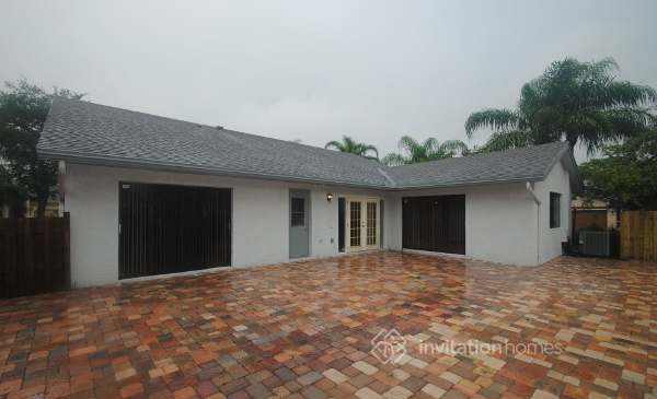 5347 NW 99th Ln in Coral Springs, FL - Foto de edificio - Building Photo