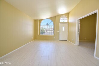 9759 W Mohawk Ln in Peoria, AZ - Foto de edificio - Building Photo