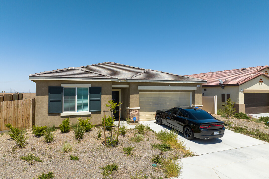 Stone Briar in Adelanto, CA - Building Photo