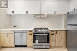 124 Kenwood Ave in Toronto, ON - Building Photo - Building Photo