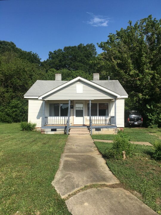 323 S Workman St in Rock Hill, SC - Building Photo