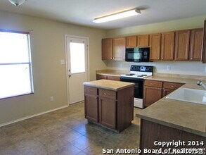 160 Kaylee Chase in Cibolo, TX - Building Photo - Building Photo