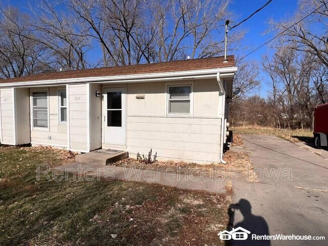 property at 824 Hartford Ave
