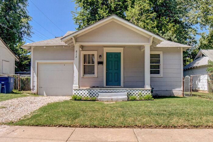 812 S Birmingham Ave in Tulsa, OK - Building Photo