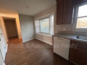 928 Chatfield Dr in Jamestown, NC - Building Photo - Building Photo