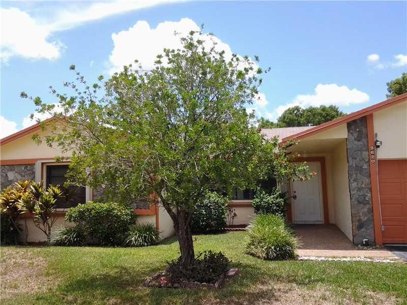 9620 NW 42nd Ct in Sunrise, FL - Foto de edificio