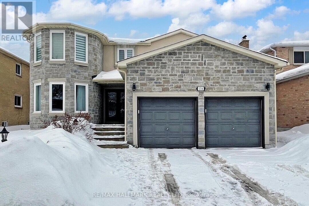 136 Cooperage Crescent in Richmond Hill, ON - Building Photo