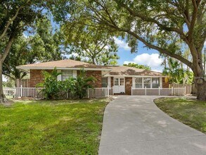 2608 Constitution Blvd in Sarasota, FL - Building Photo - Building Photo