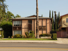 13609 Burbank Blvd Apartments