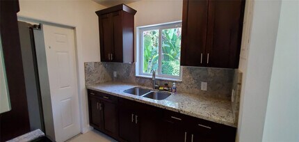 1304 NE 16th Ave in Fort Lauderdale, FL - Building Photo - Building Photo