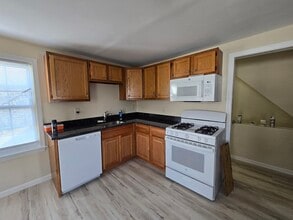48 Alexander St in Framingham, MA - Building Photo - Building Photo