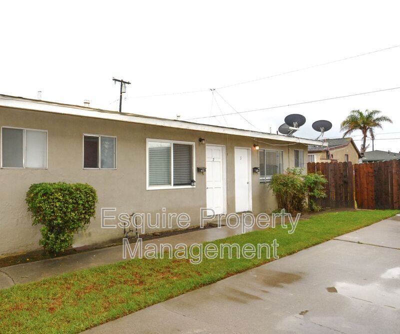 228 E C St in Port Hueneme, CA - Building Photo