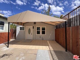 946 S Lucerne Blvd in Los Angeles, CA - Building Photo