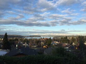 5728 S Ryan St in Seattle, WA - Building Photo