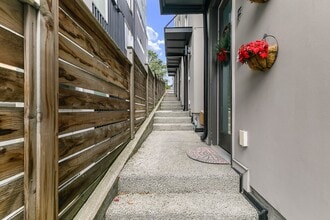 3078 SW Avalon Way in Seattle, WA - Building Photo - Building Photo