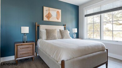 300 E Broad St, Unit 235 in Savannah, GA - Foto de edificio - Building Photo