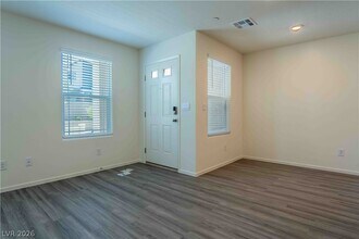 3727 Celesta Vis Ave in Henderson, NV - Foto de edificio - Building Photo