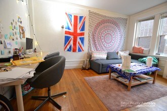 2003 Commonwealth Ave in Boston, MA - Building Photo - Building Photo