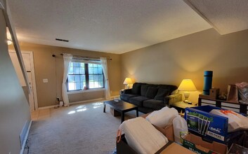 1605 Lyndhurst Dr in Savoy, IL - Building Photo - Building Photo