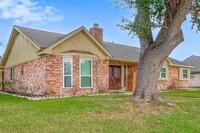 13022 Naples Ln in Stafford, TX - Foto de edificio - Building Photo