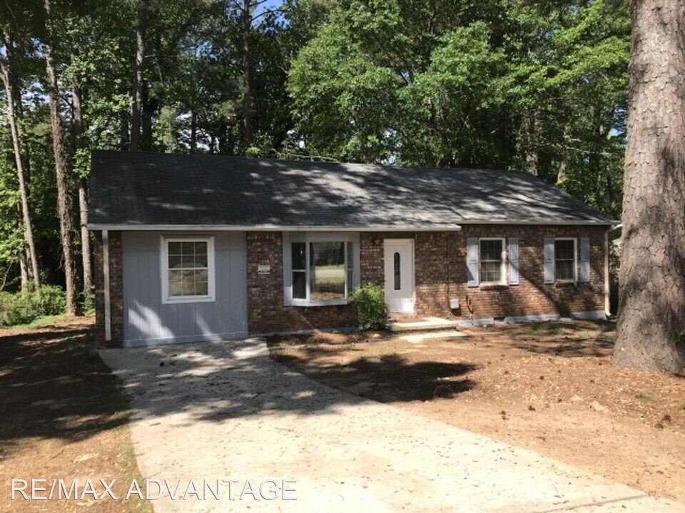 699 Jeb Stuart Dr Photo